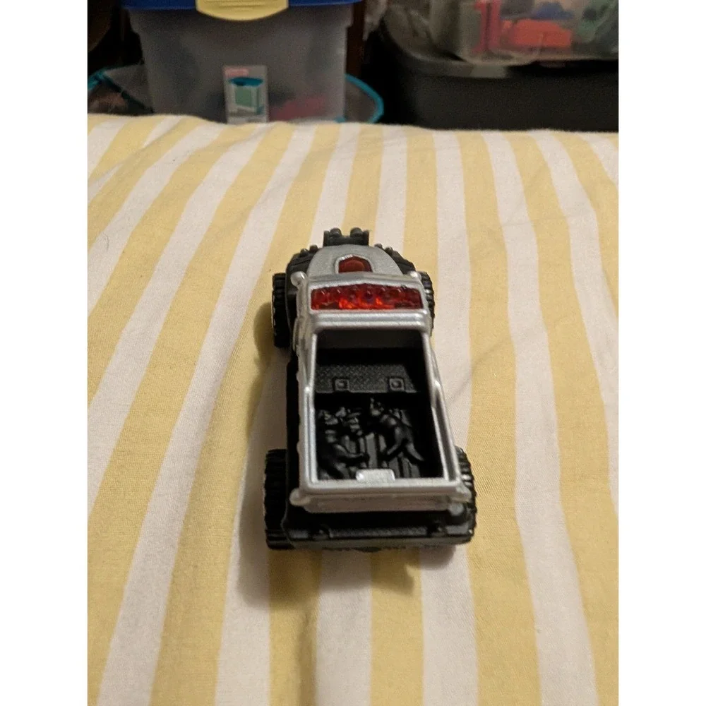 2014 Matchbox 65 Road Raider Truck Silver Police MBX Heroic Rescue 1:64 Diecast